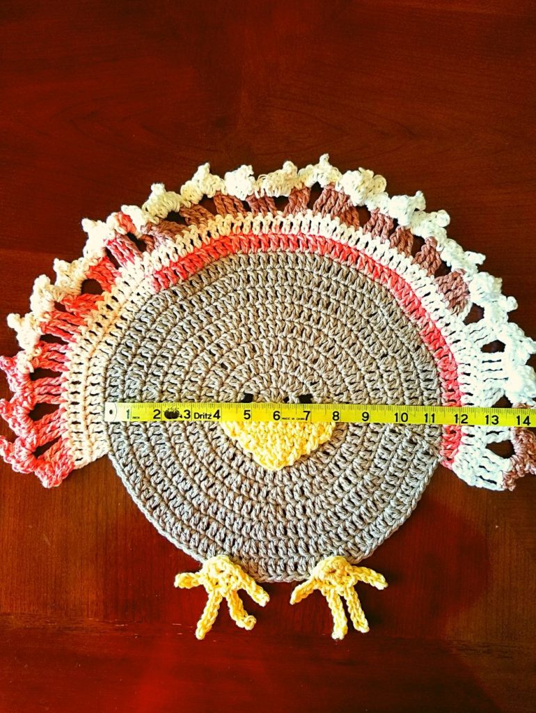 Main body width of crocheted turkey place mat